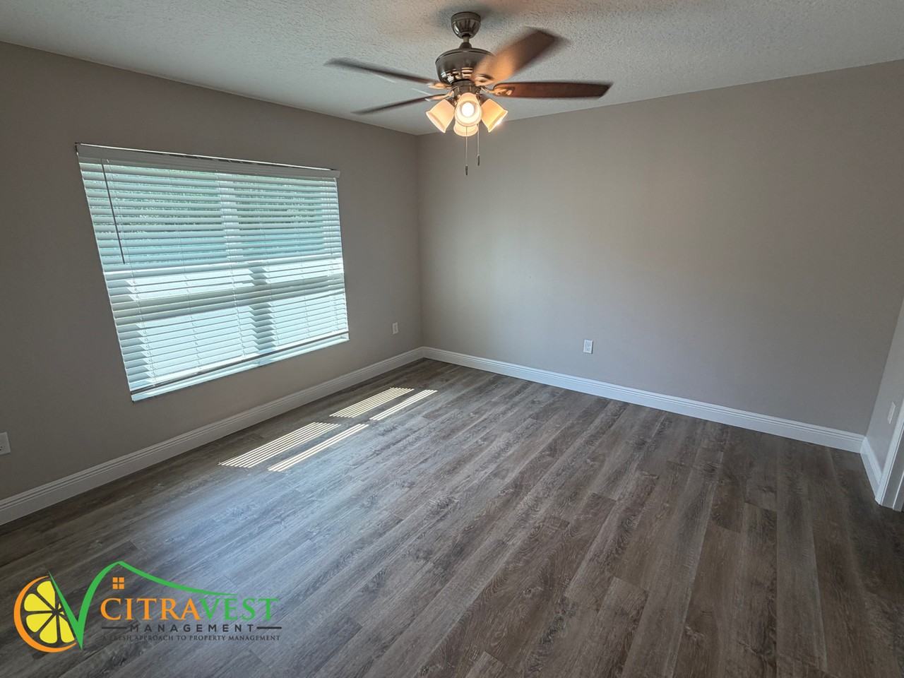 10804 N Burbank Ave - Photo 5 of 14