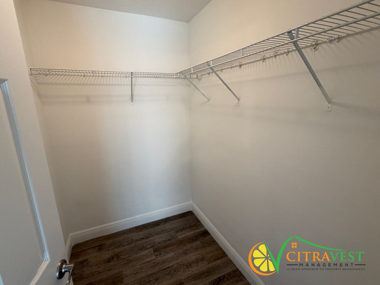 10804 N Burbank Ave - Photo 6 of 14