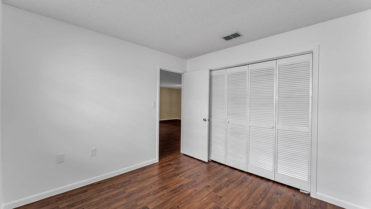 1836 Warringwood Dr #B4 - Photo 5 of 25