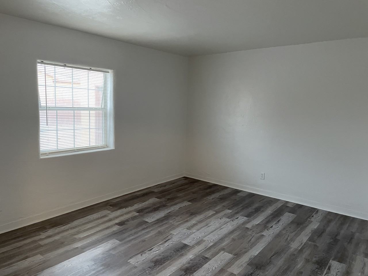 330 La Vega Dr Sw - Photo 4 of 50