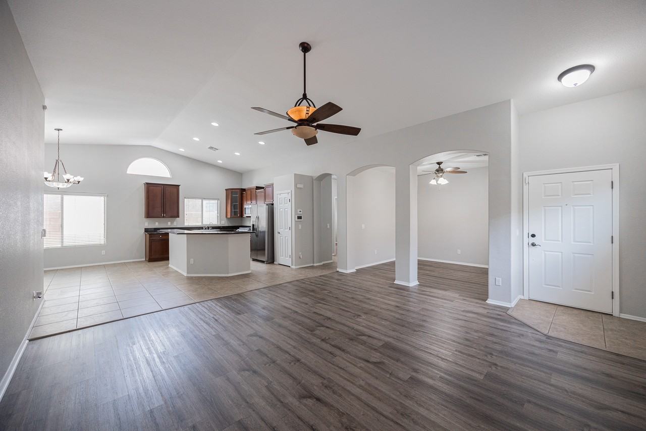 21683 N Greenland Park Dr - Photo 4 of 29