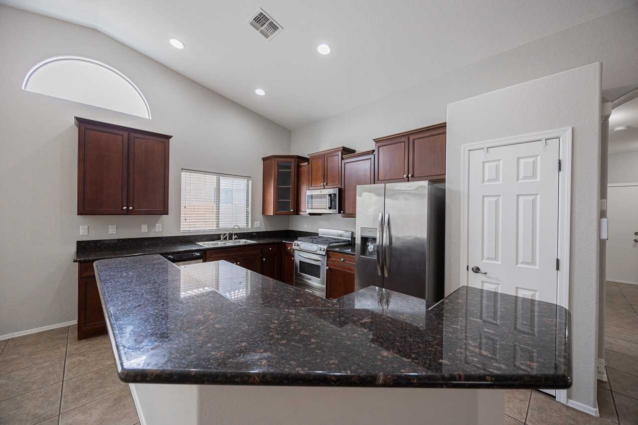 21683 N Greenland Park Dr - Photo 7 of 29