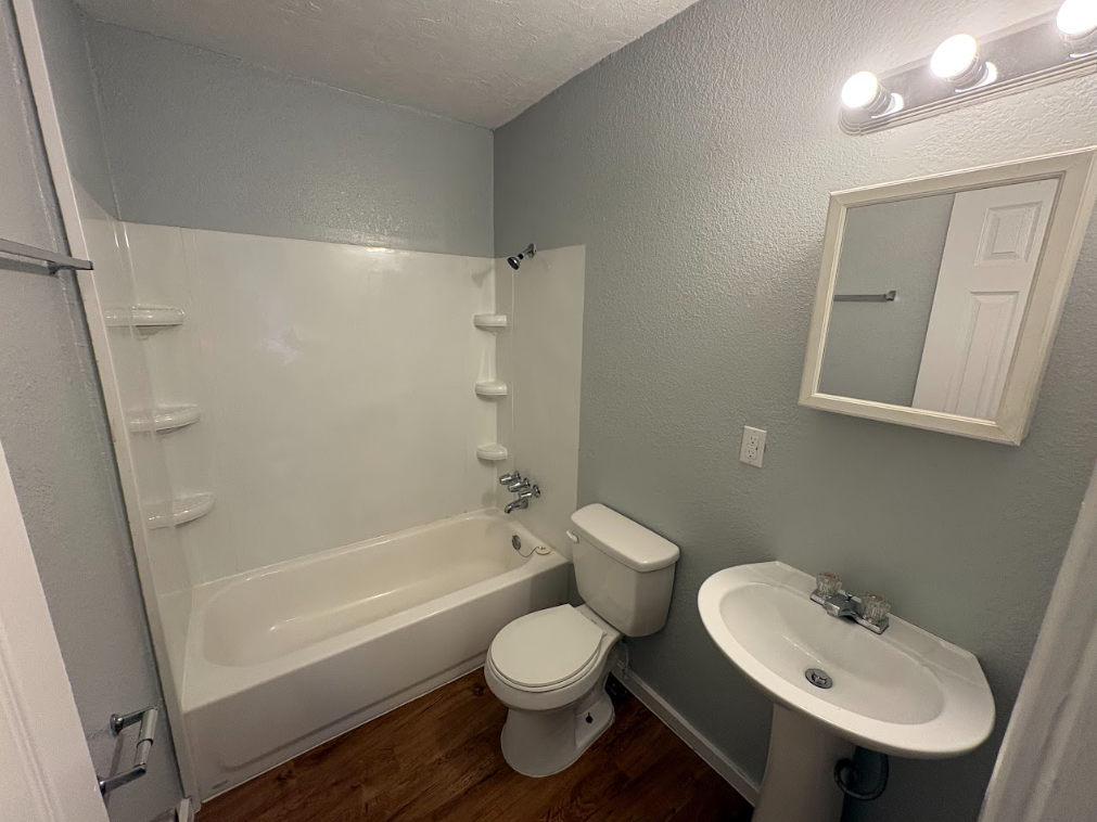 534 E Boeing Dr - Photo 5 of 10