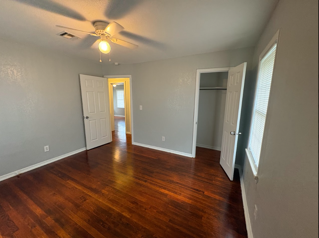 534 E Boeing Dr - Photo 7 of 10