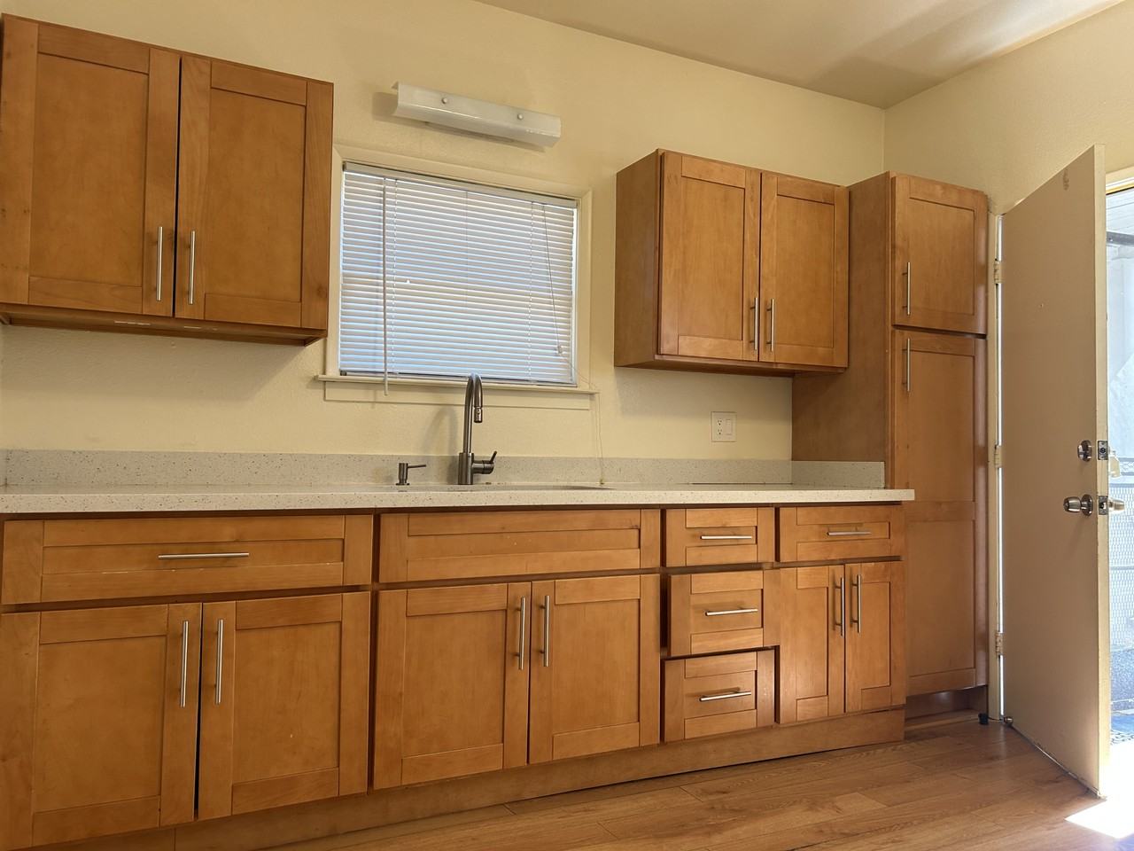 1143 Parker Ave - Photo 5 of 11