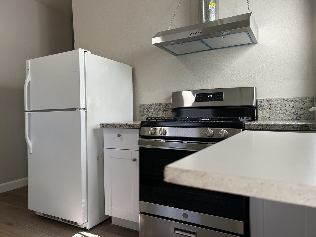 1145 Parker Ave - Photo 4 of 10
