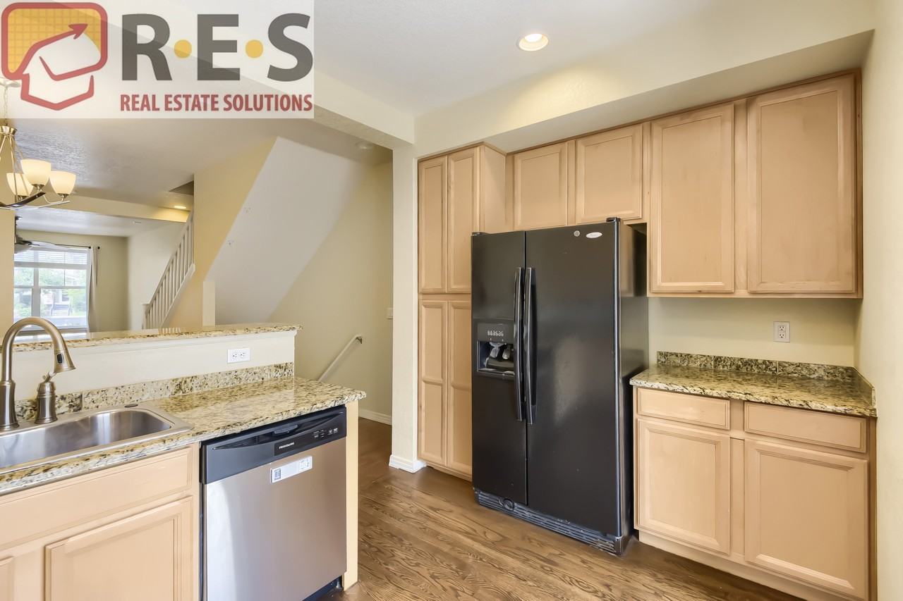 9404 Ashbury Cir #103 - Photo 4 of 16