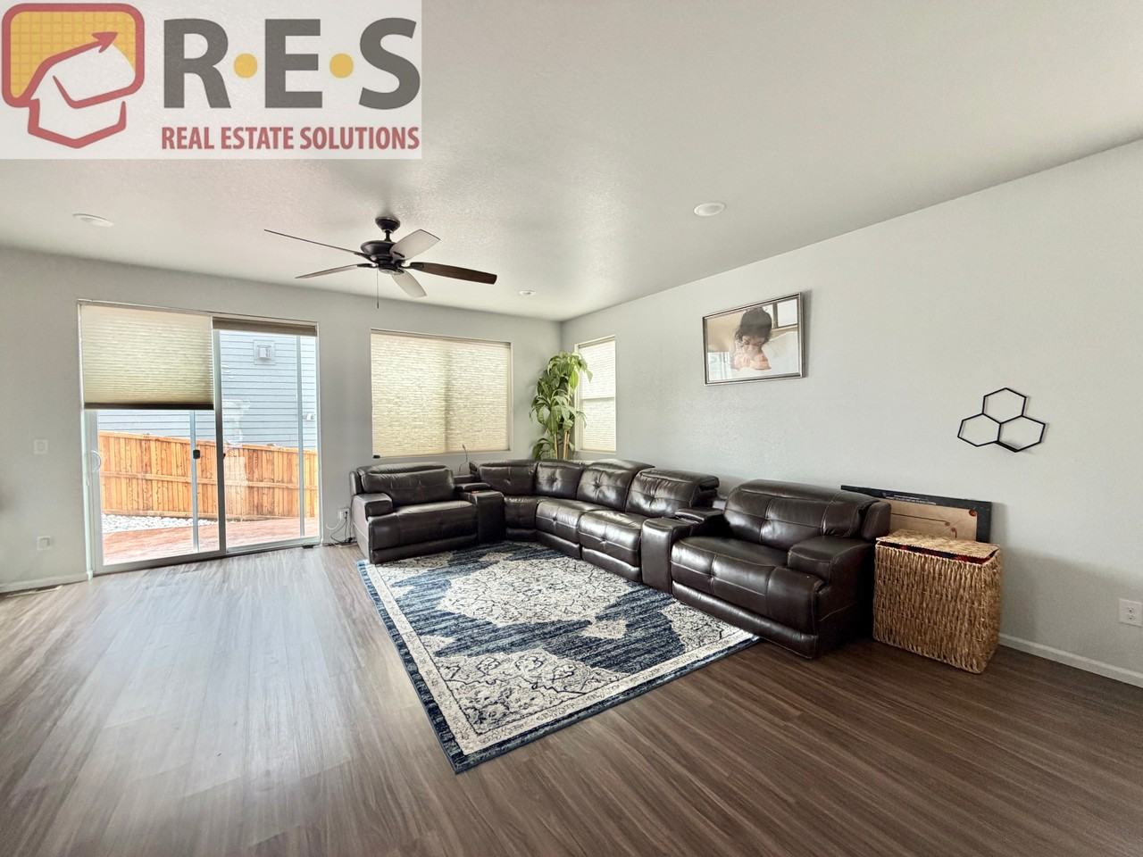 11417 Crater Lake St - Photo 4 of 24