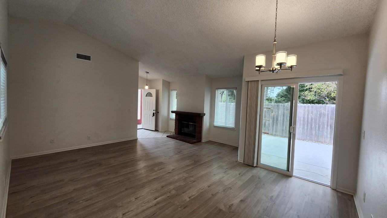 1025 Rock Rose Ln - Photo 3 of 13
