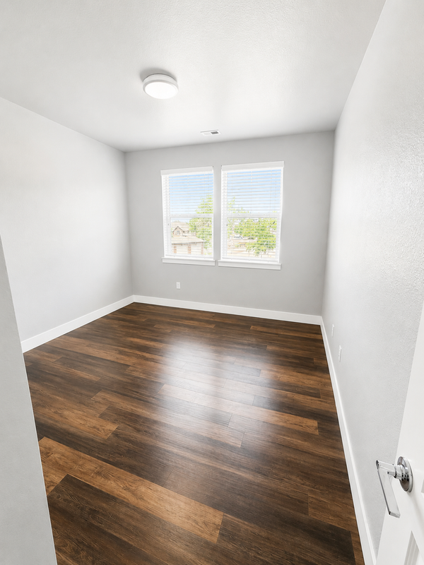 15274 W 64th Ln - Photo 7 of 13