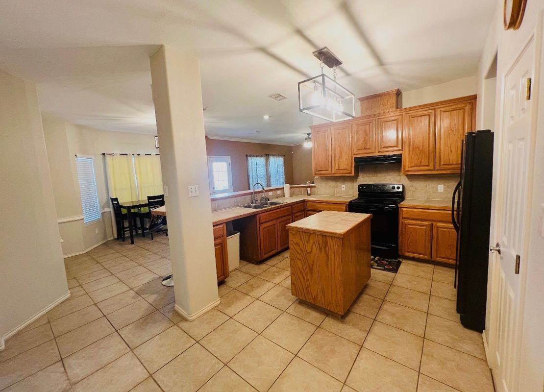 2822 Regency - Photo 3 of 4