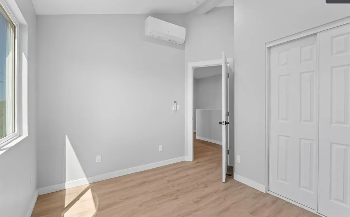 1138 Atwater St - Photo 2 of 14