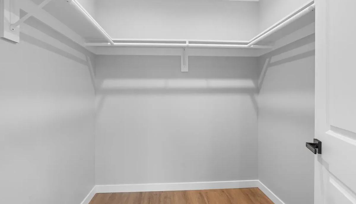 1138 Atwater St - Photo 3 of 14
