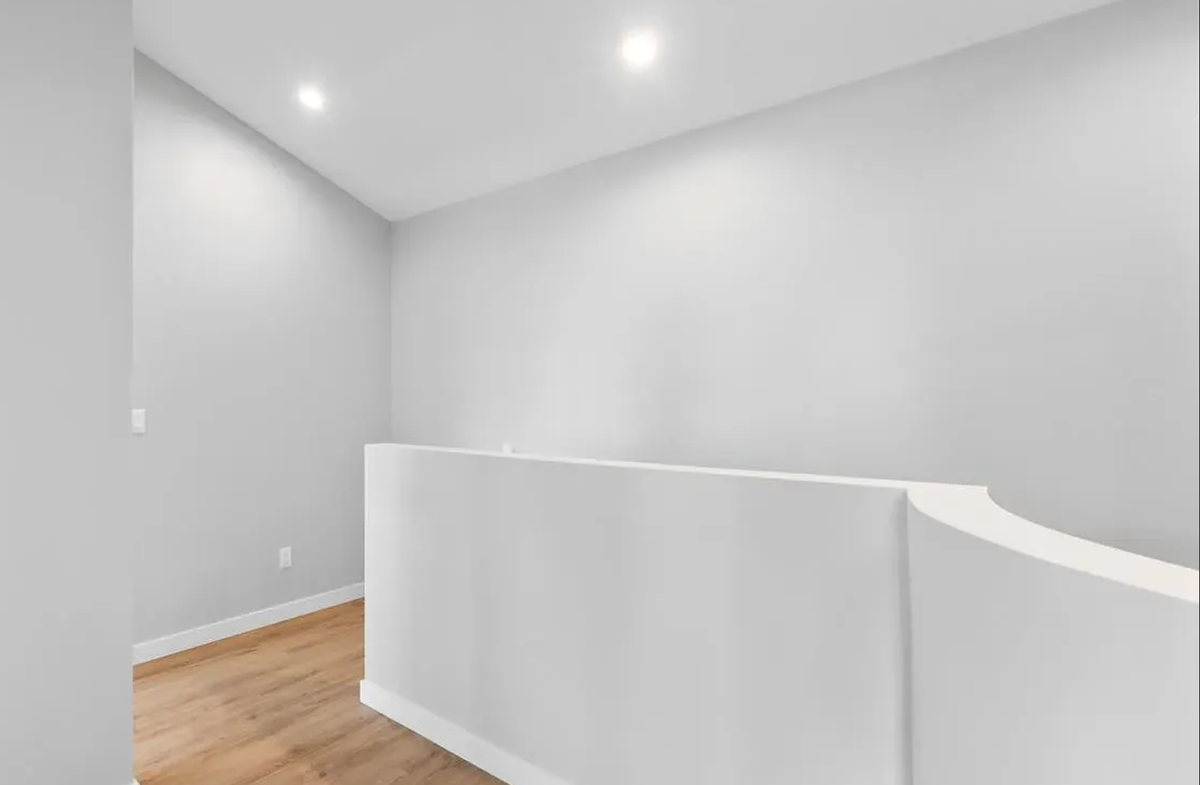 1138 Atwater St - Photo 6 of 14