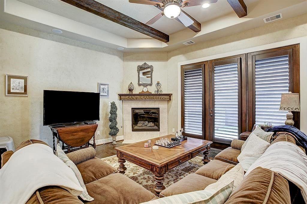 1210 W Bell St #NA - Photo 3 of 15