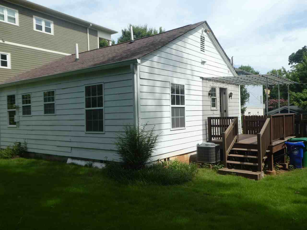 1121 Victoria St Ne #NA - Photo 5 of 17
