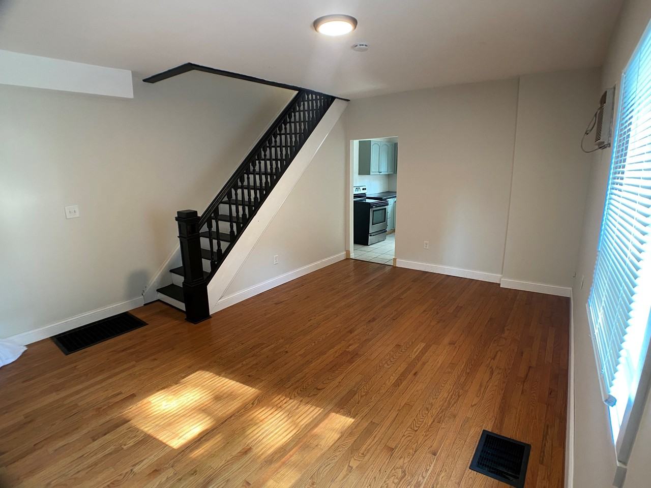 419 E Lane Ave #419ELANE - Photo 3 of 13
