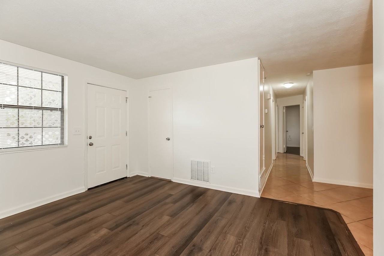 6139 Deepwood Dr E - Photo 2 of 16