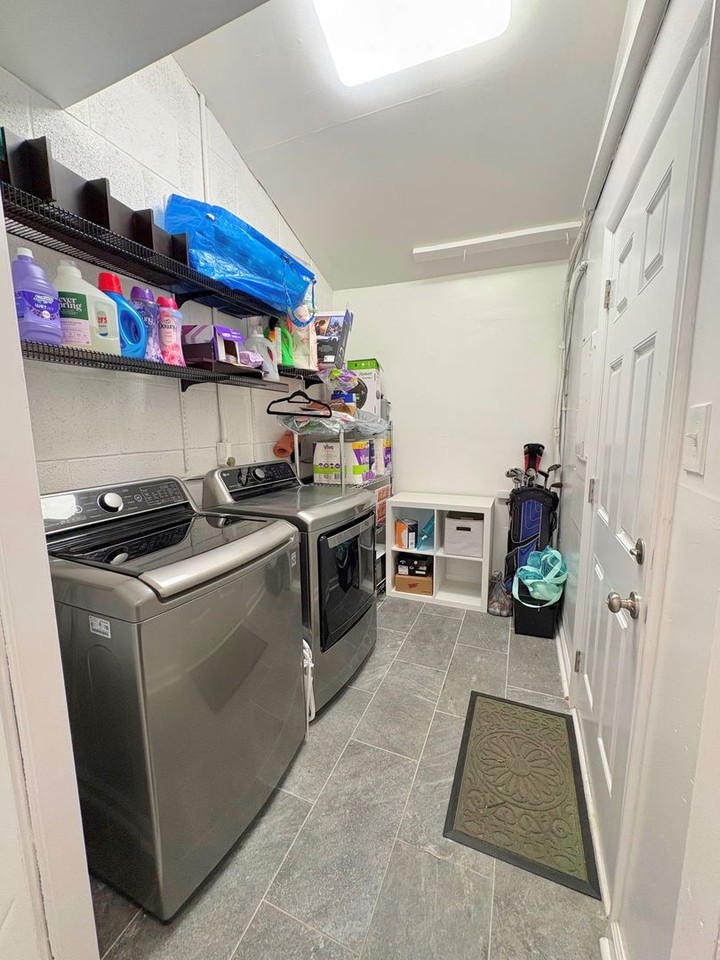853 Cambridge Dr - Photo 5 of 15