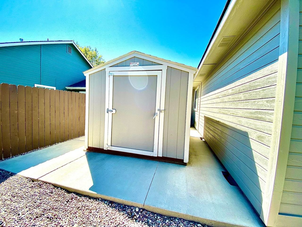 1014 N Manship Ave - Photo 4 of 50