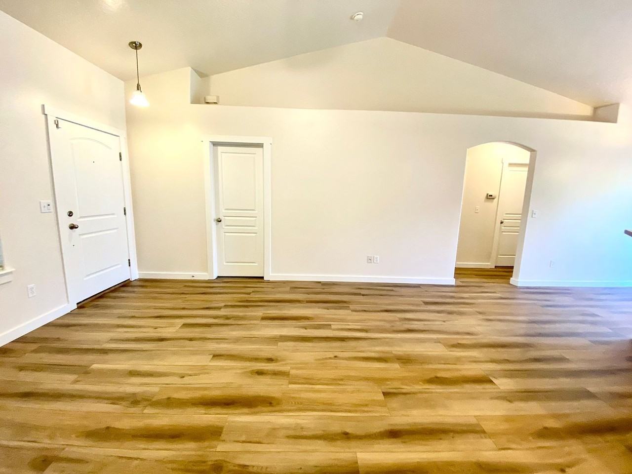 1014 N Manship Ave - Photo 7 of 50