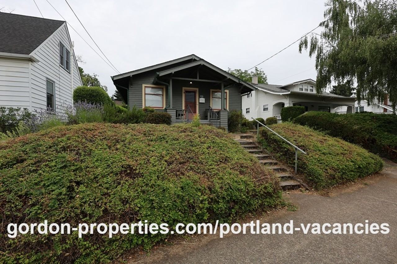 3815 Se 11th Ave - Photo 3 of 42