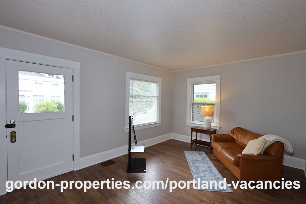 3815 Se 11th Ave - Photo 7 of 42