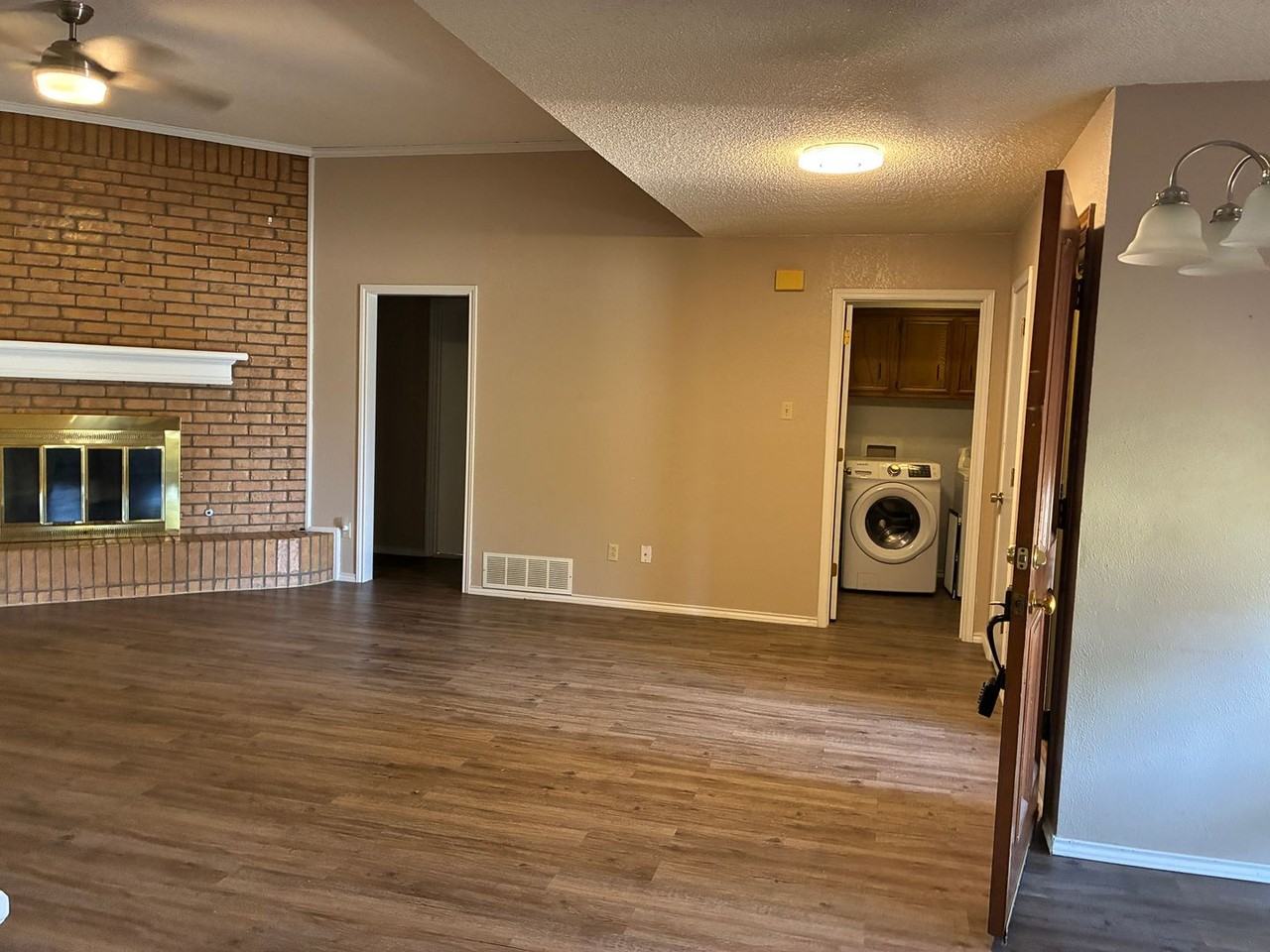 4819 59th St - Photo 3 of 20