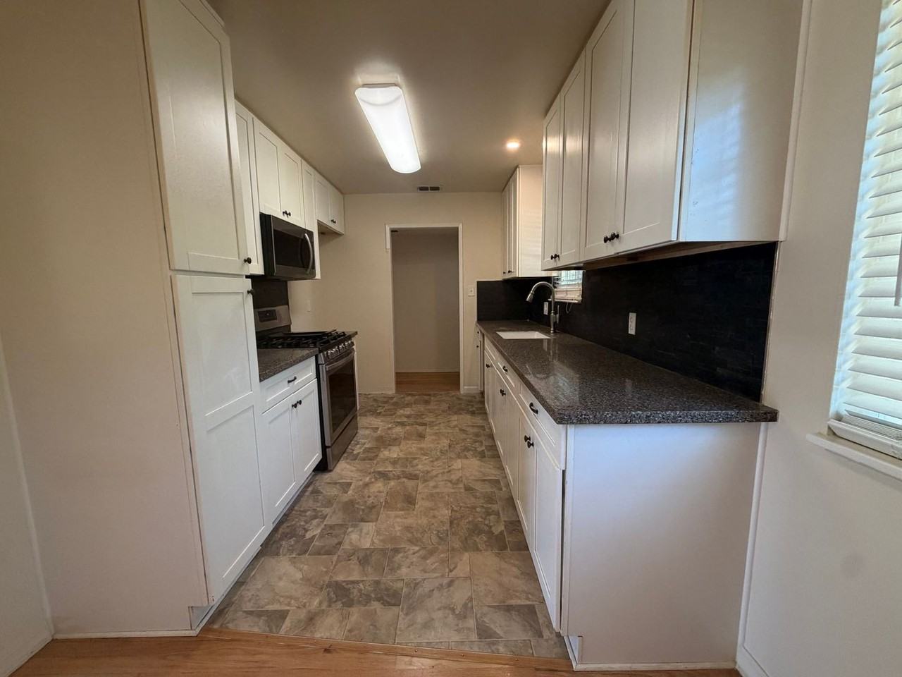 5633 Beech Ave - Photo 3 of 26