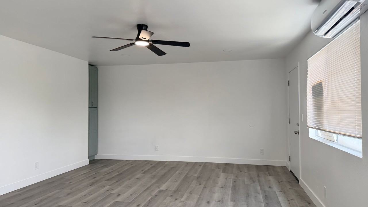200 E Park Ave #4 - Photo 6 of 15