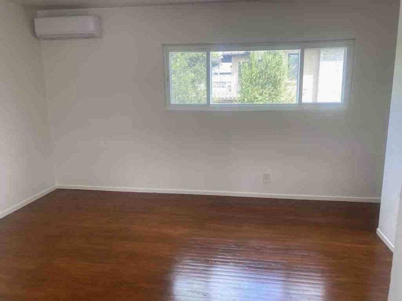 839 Penn St - Photo 7 of 17