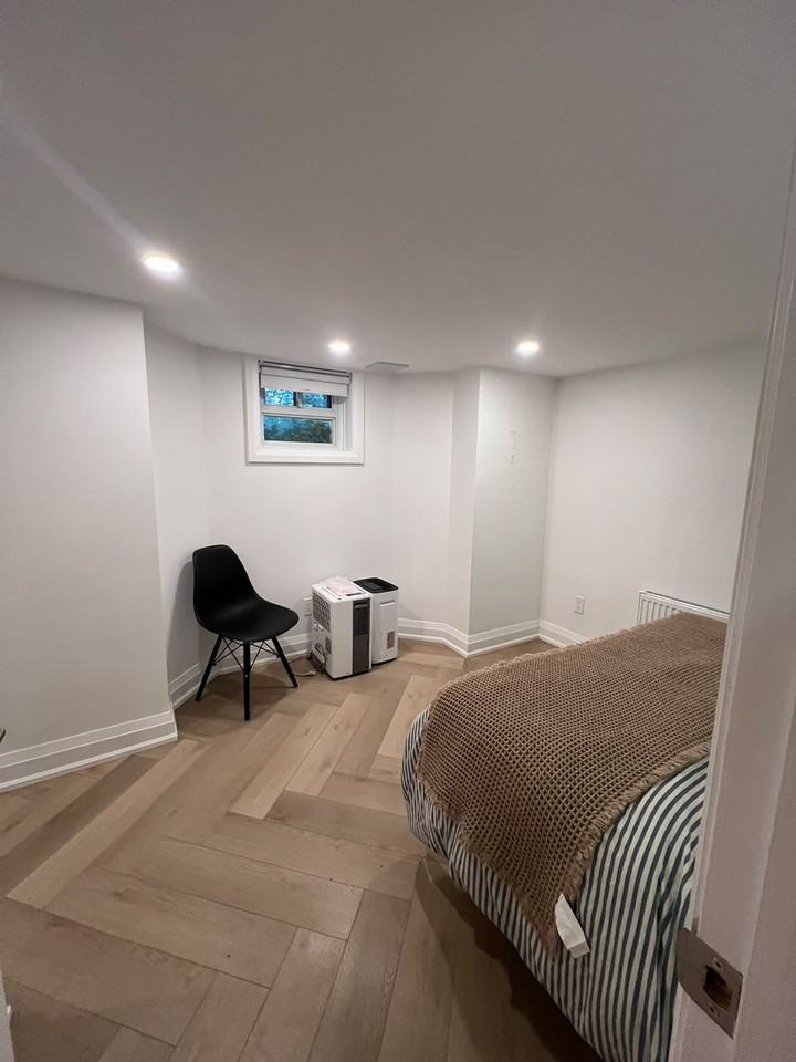 146 Rhodes Avenue - Photo 7 of 15
