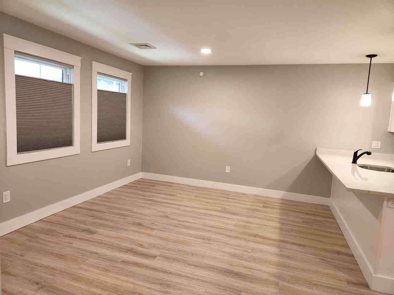 557 Varnum Avenue - Photo 4 of 19