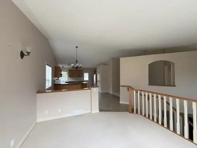 120 Ingle Close - Photo 5 of 18