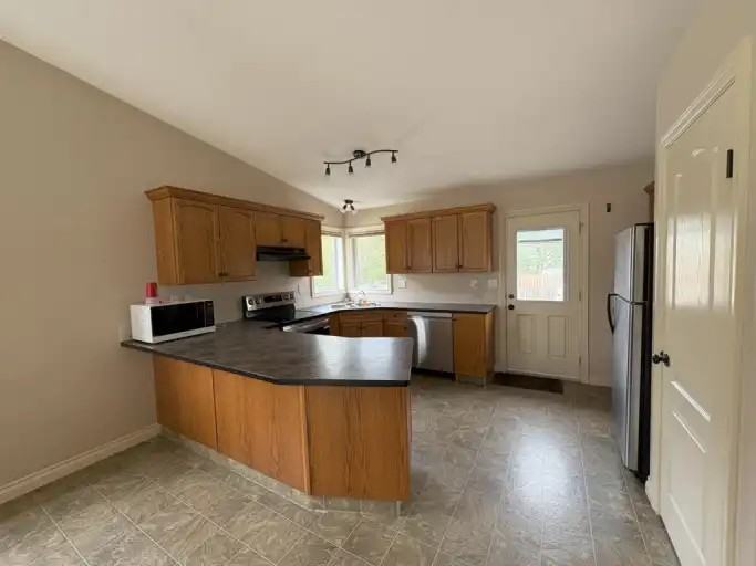 120 Ingle Close - Photo 6 of 18