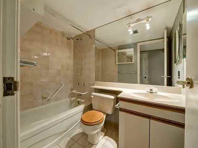 1001 14 Ave Sw #901 - Photo 7 of 8
