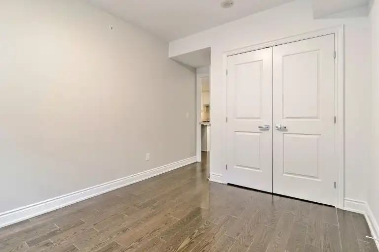 3500 Lakeshore Rd W #224 - Photo 5 of 8
