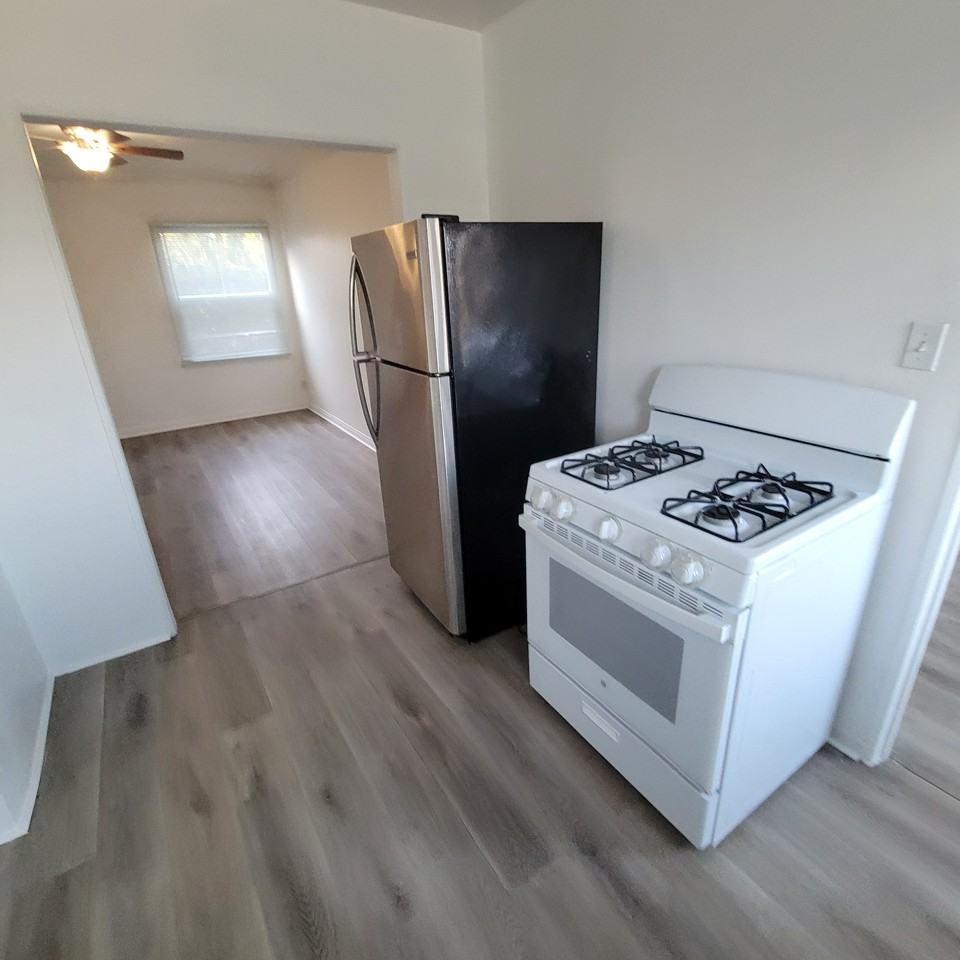5920 Melrose Ave #6 - Photo 5 of 15