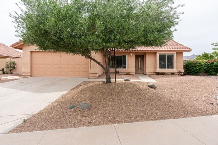13808 S 36th Way - Photo 3 of 21