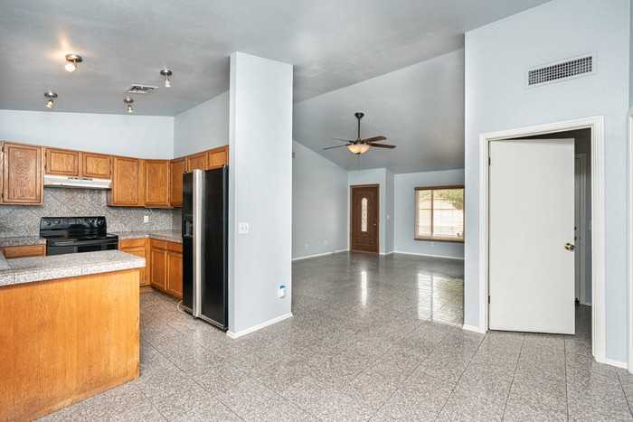 13808 S 36th Way - Photo 6 of 21