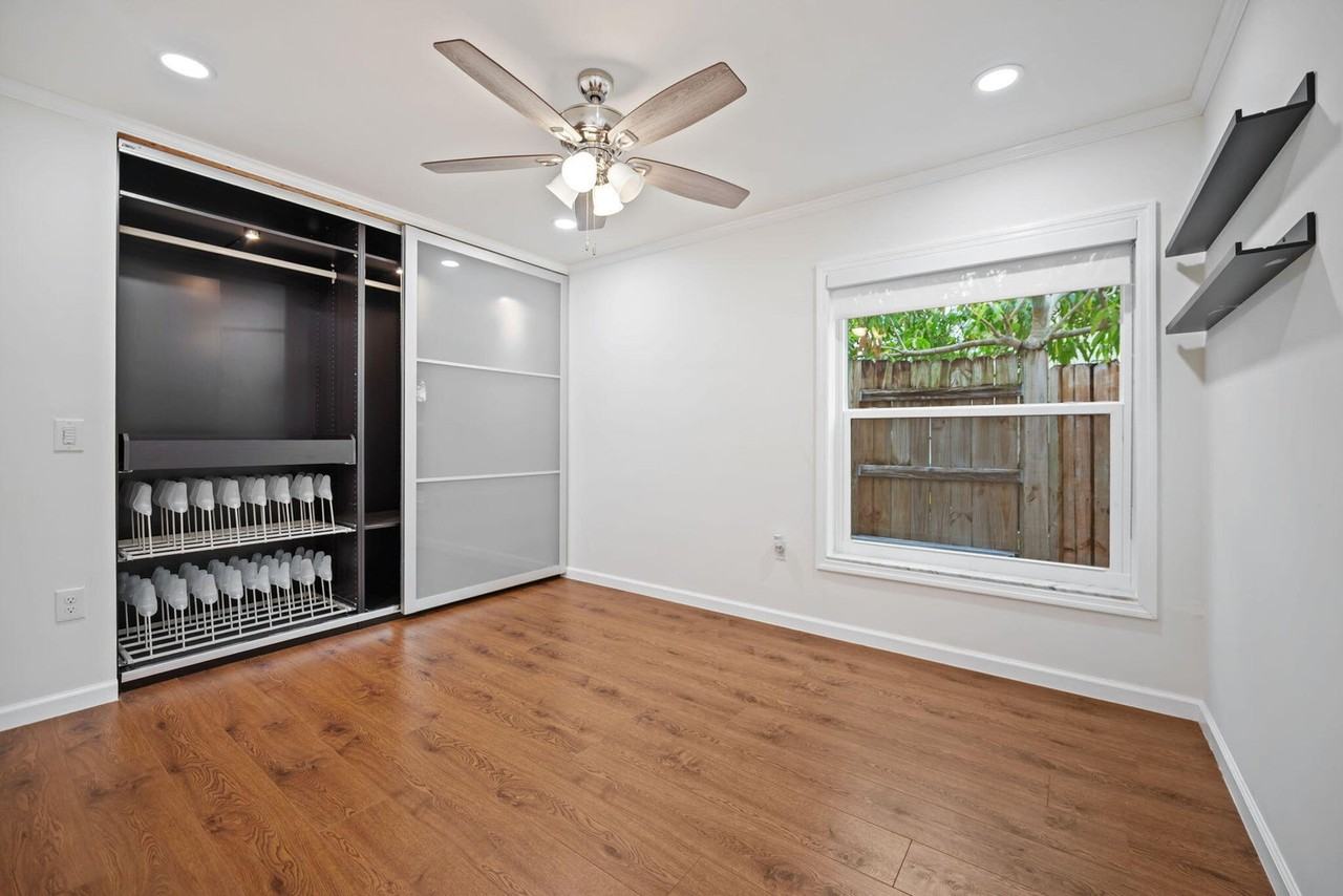 561 Sw 168th Ter - Photo 5 of 29