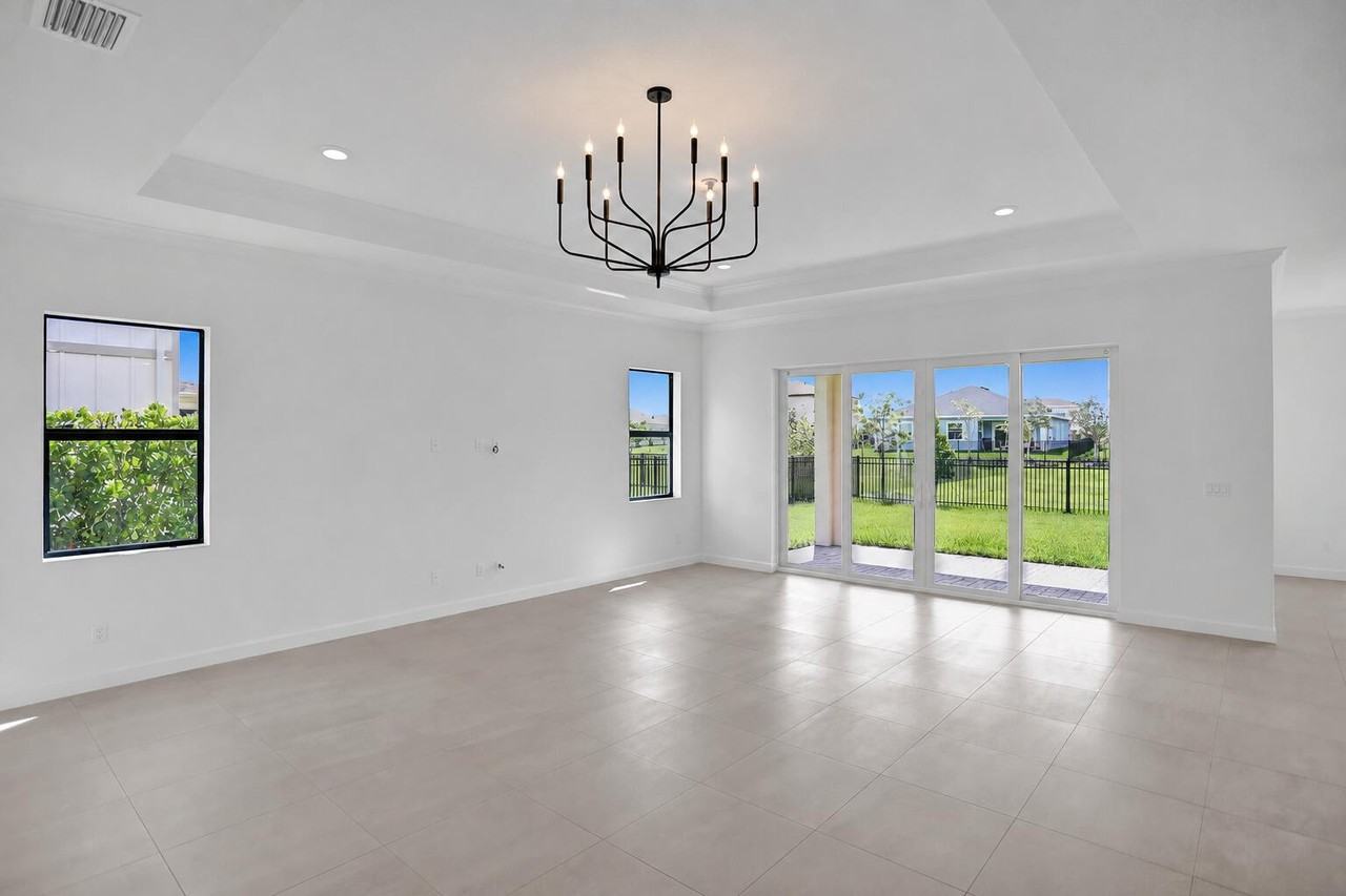 19411 Broad Shore Walk - Photo 3 of 40