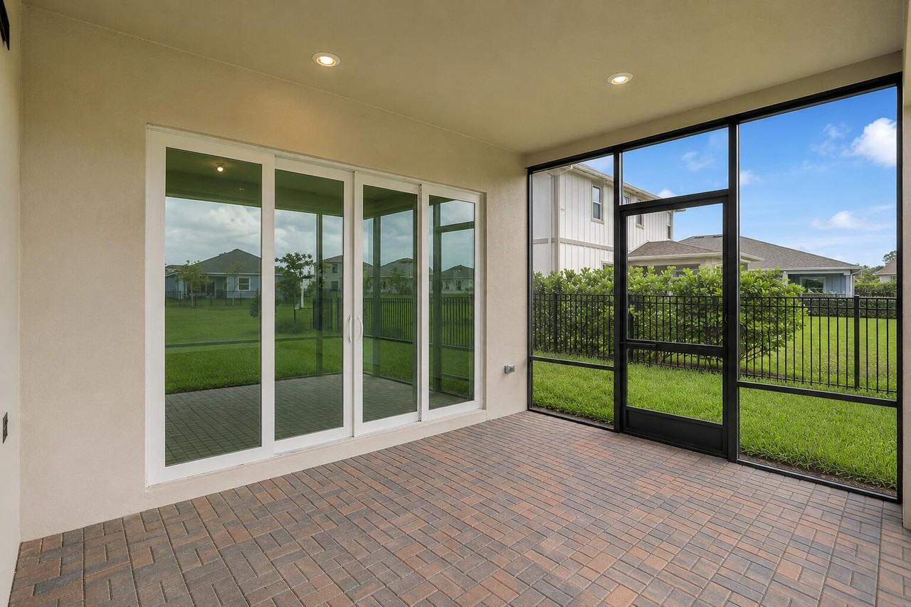 19411 Broad Shore Walk - Photo 4 of 40