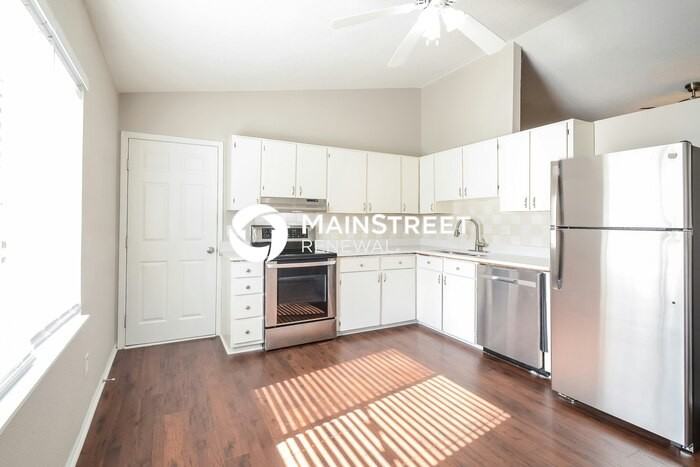 5985 Creekwood Rd - Photo 4 of 16
