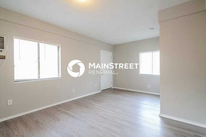 5985 Creekwood Rd - Photo 7 of 16