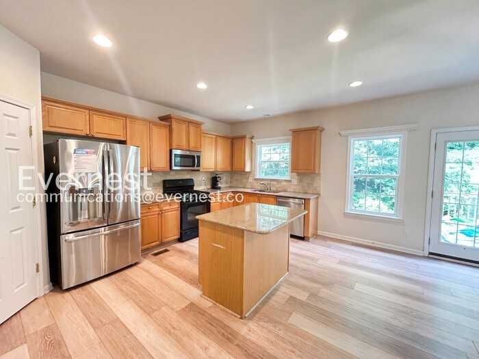 5995 Chinook Ct - Photo 4 of 40