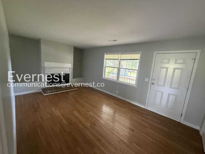 3318 Bonds Ave - Photo 3 of 26