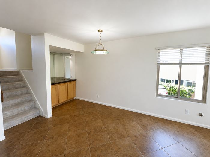 4759 Lamont St - Photo 6 of 21