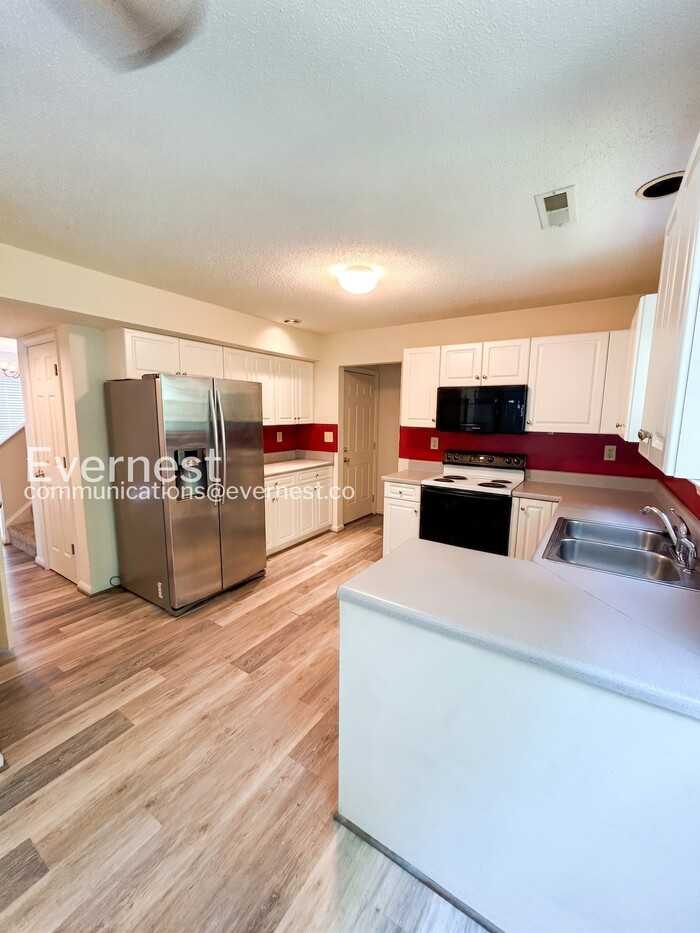 3985 Longhill Station Rd - Photo 3 of 20