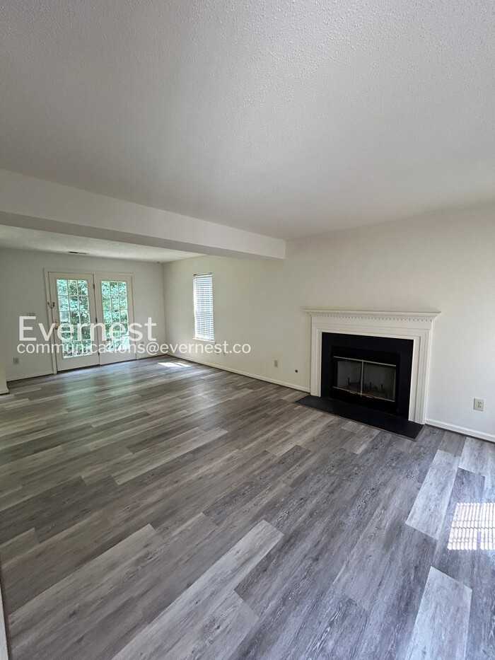 3985 Longhill Station Rd - Photo 5 of 20